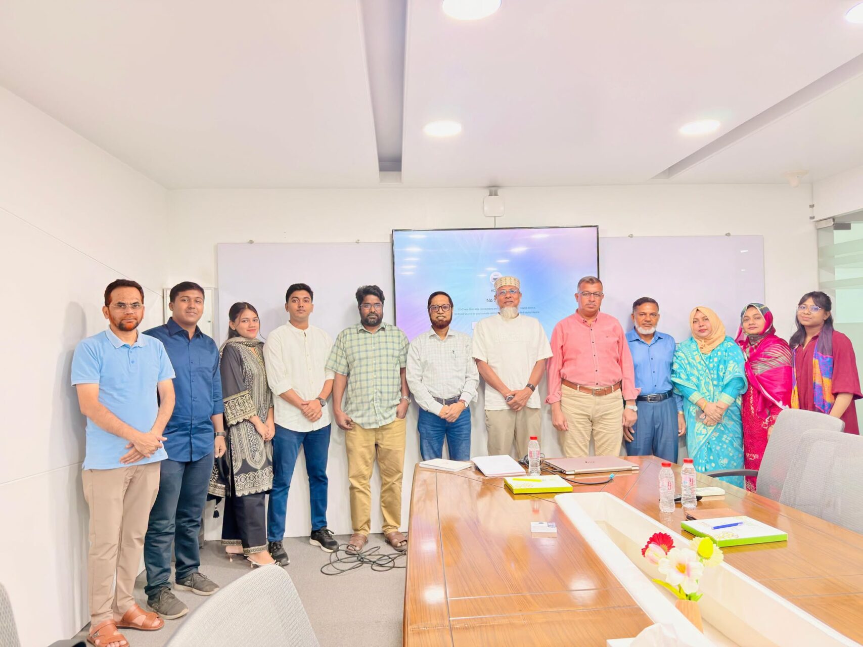 Chief Researcher of Egypt’s Cotton Research Institute Visits Gram Unnayan Karma (GUK); Explores opportunities for future collaboration